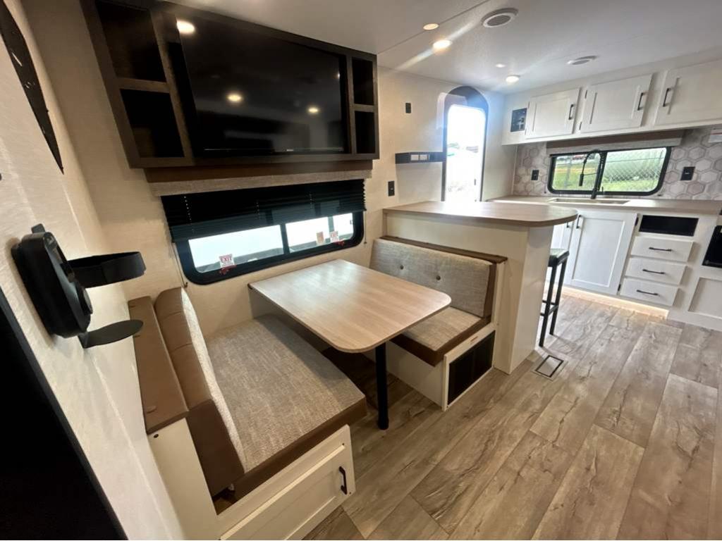 2026 VENTURE RV SIENNA 231VRK - Image 9