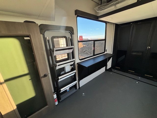 2026 Grand Design Momentum G-Class 415G - Image 25