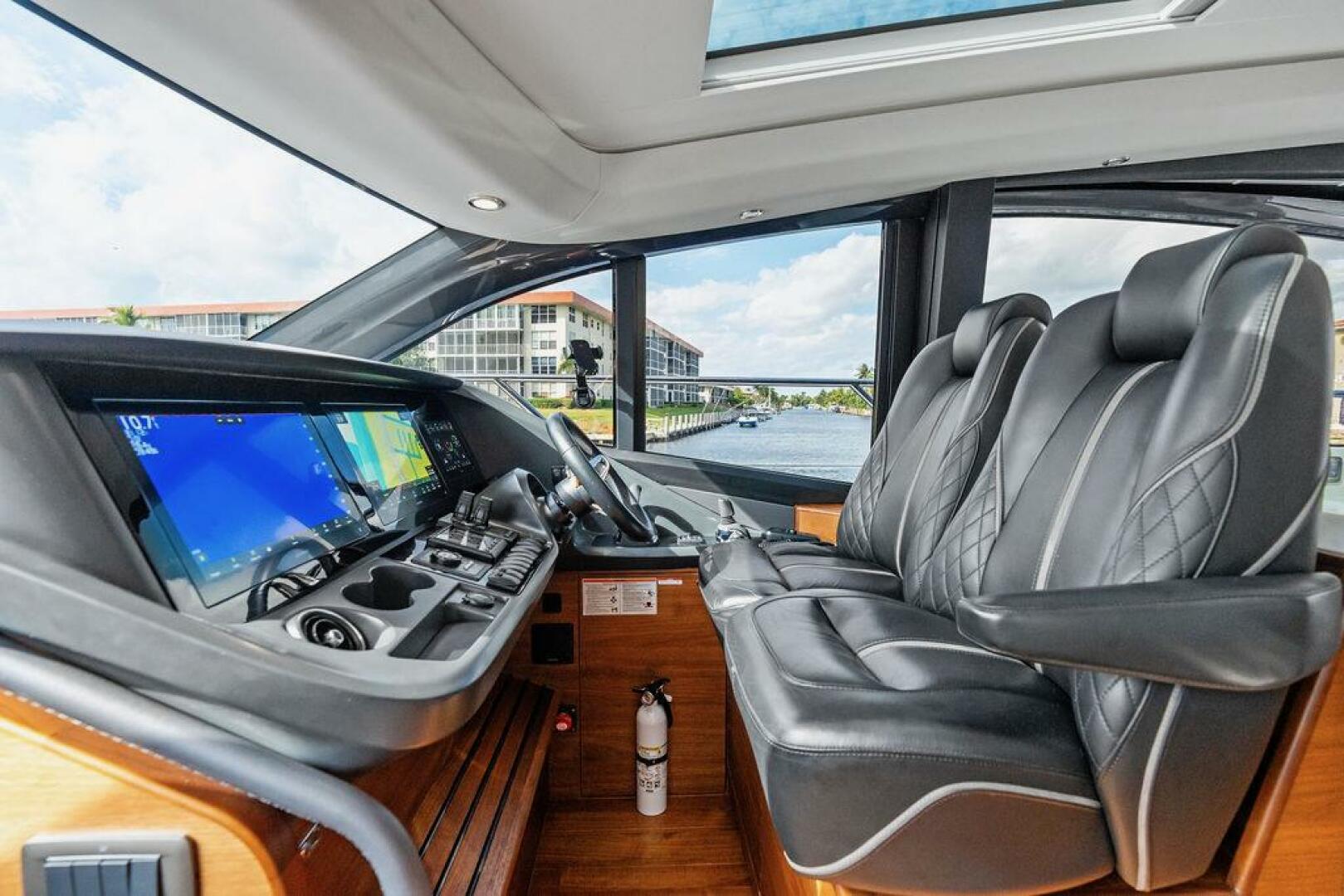 2021 Princess V55 - Image 20