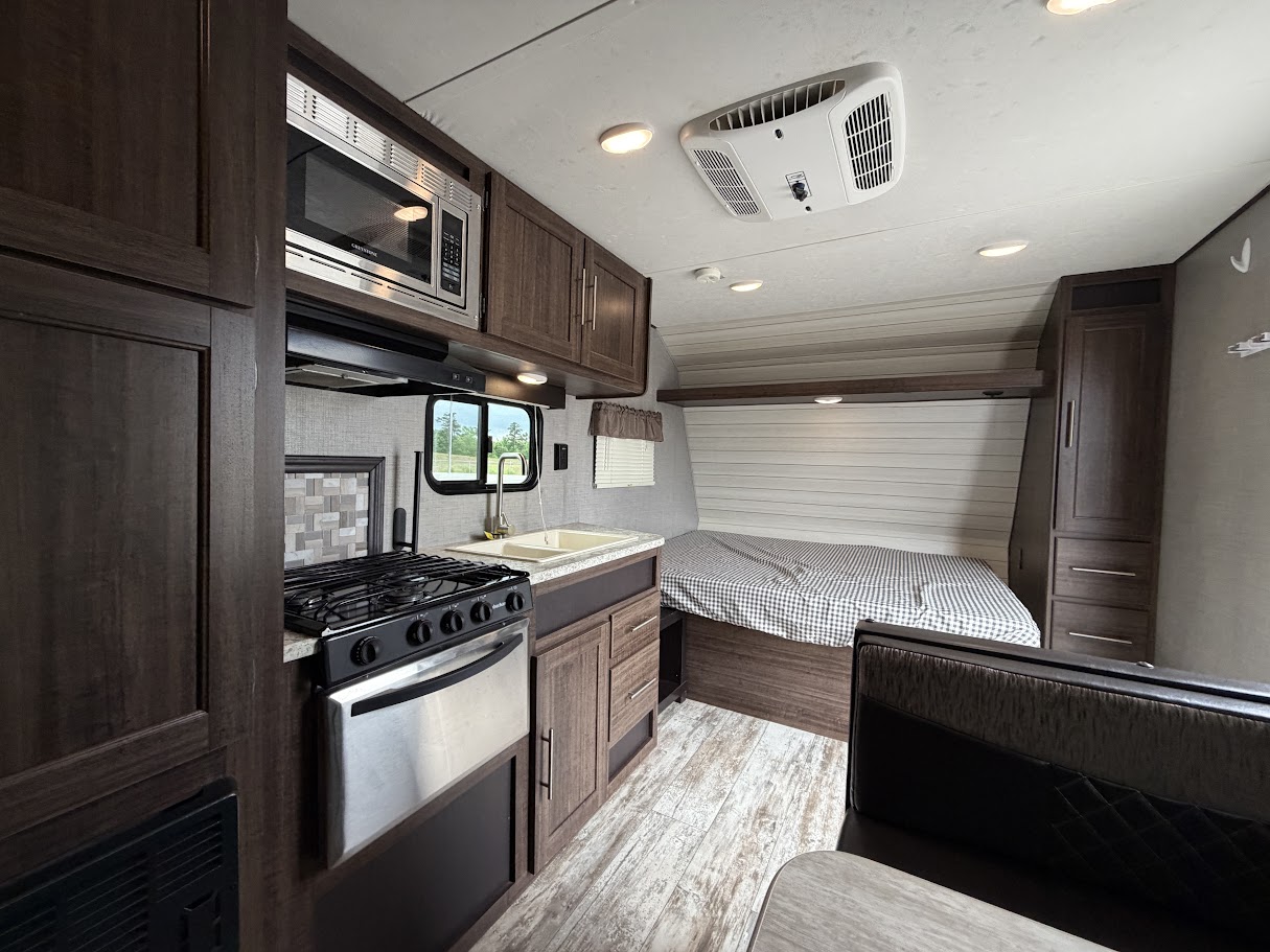 2018 CROSSROADS ZINGER 205bh - Image 15