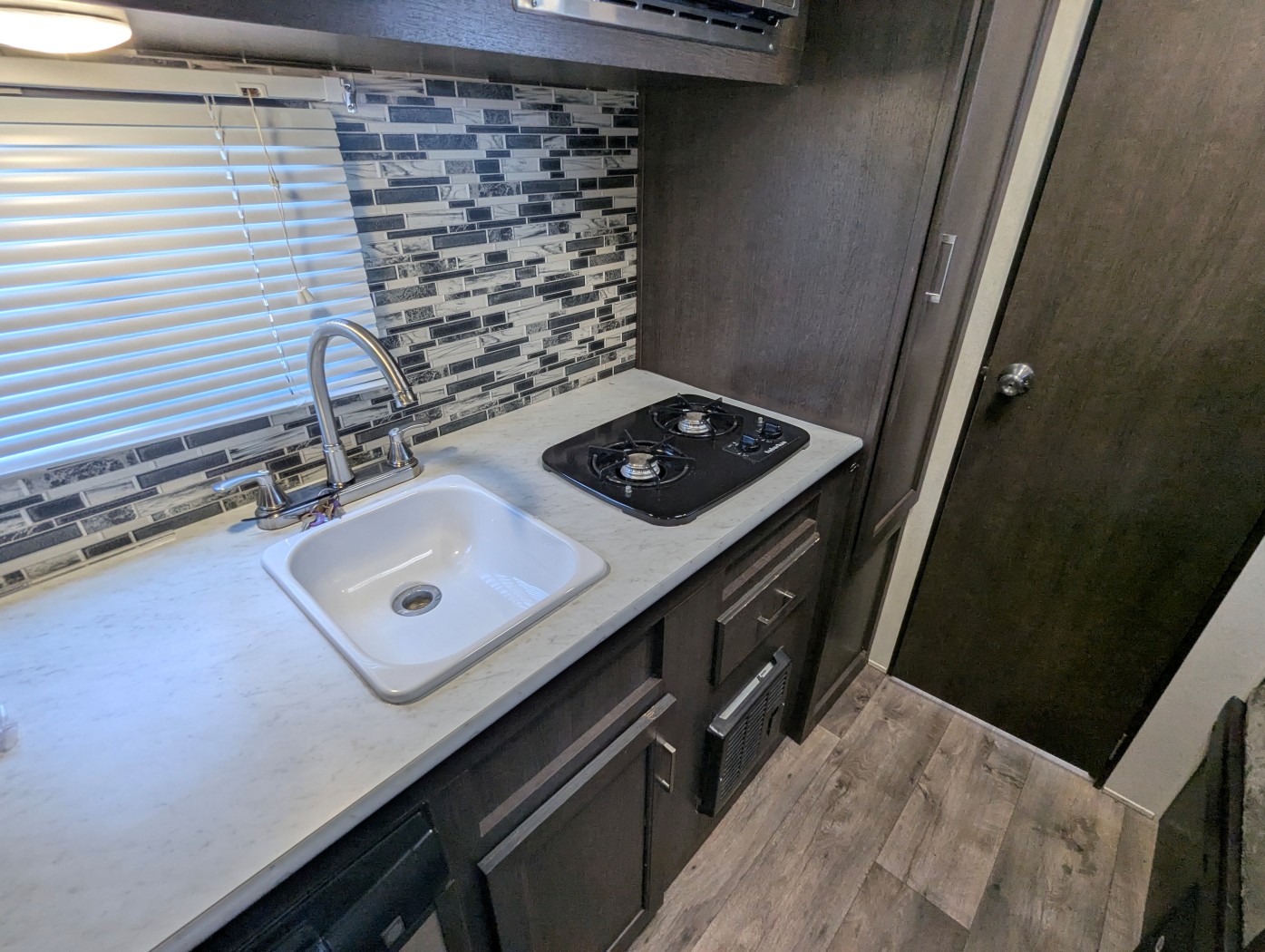 2018 Forest River EVO 177BH - Image 15