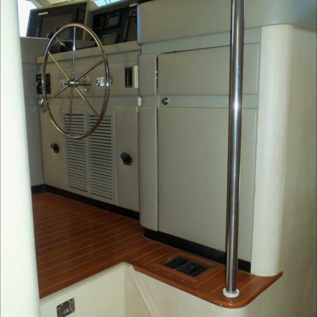 1990 Broward Custom Extended - Image 13