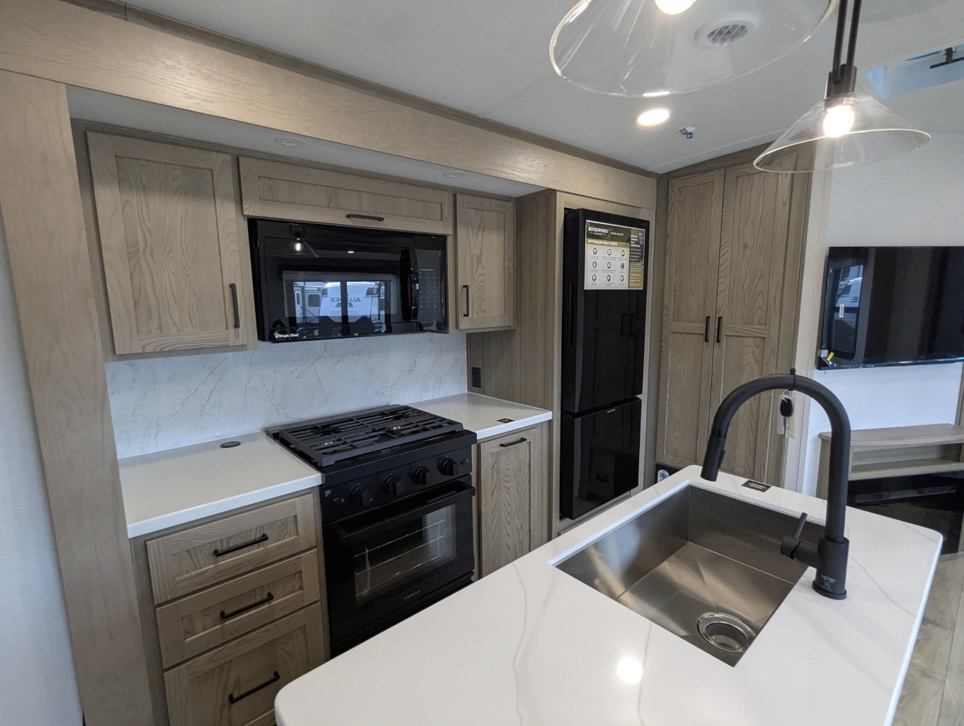 2026 Forest River Rockwood Signature 8336BH - Image 30