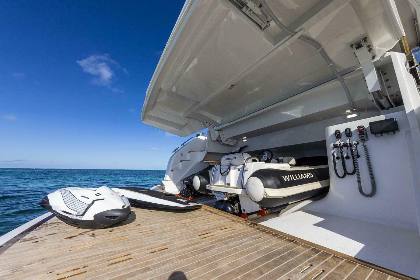 2023 Pearl 72 - Image 25