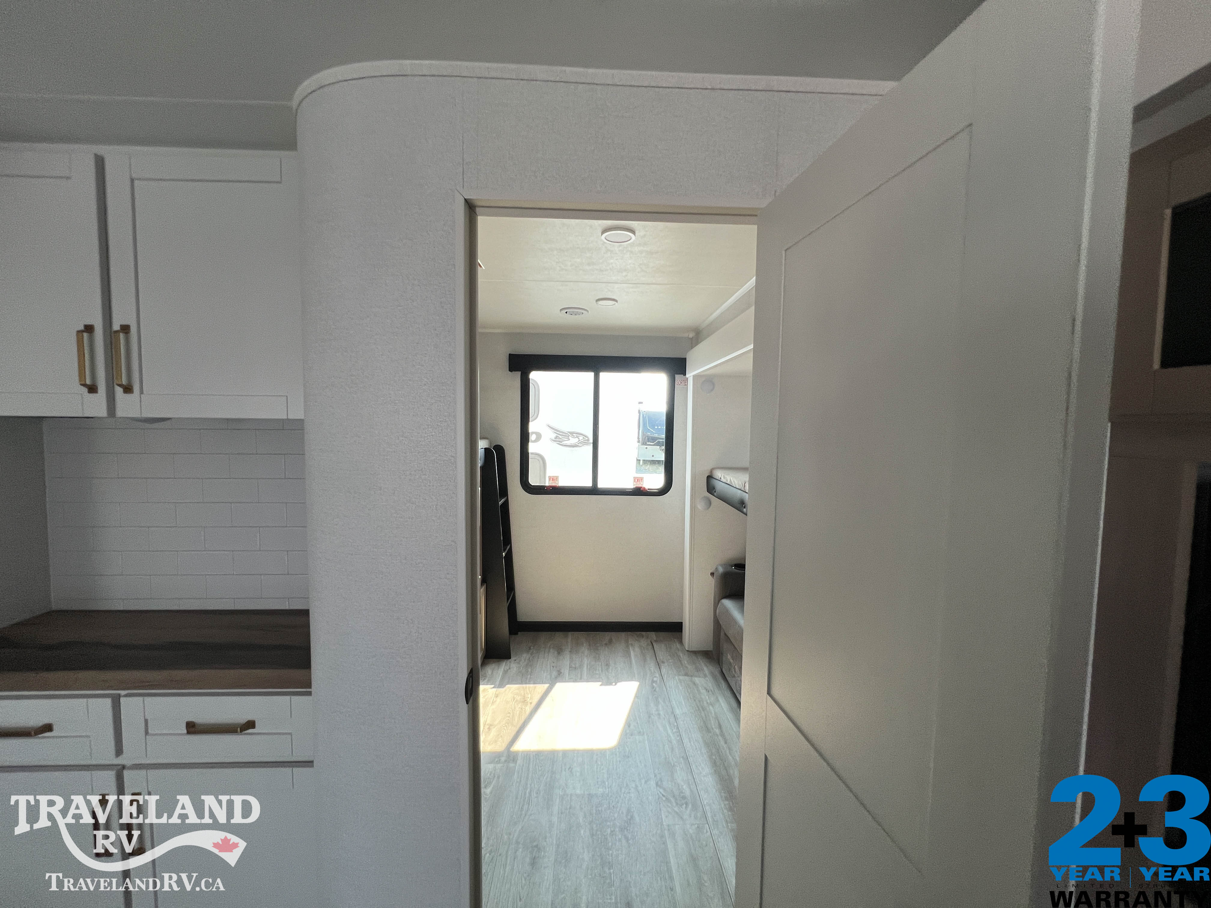 2027 Jayco Eagle 312BHOK - Image 12