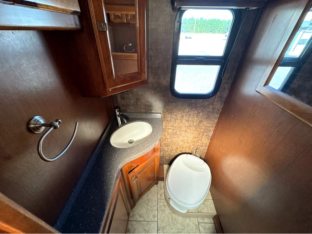 2012 TIFFIN BREEZE 32BR - Image 9