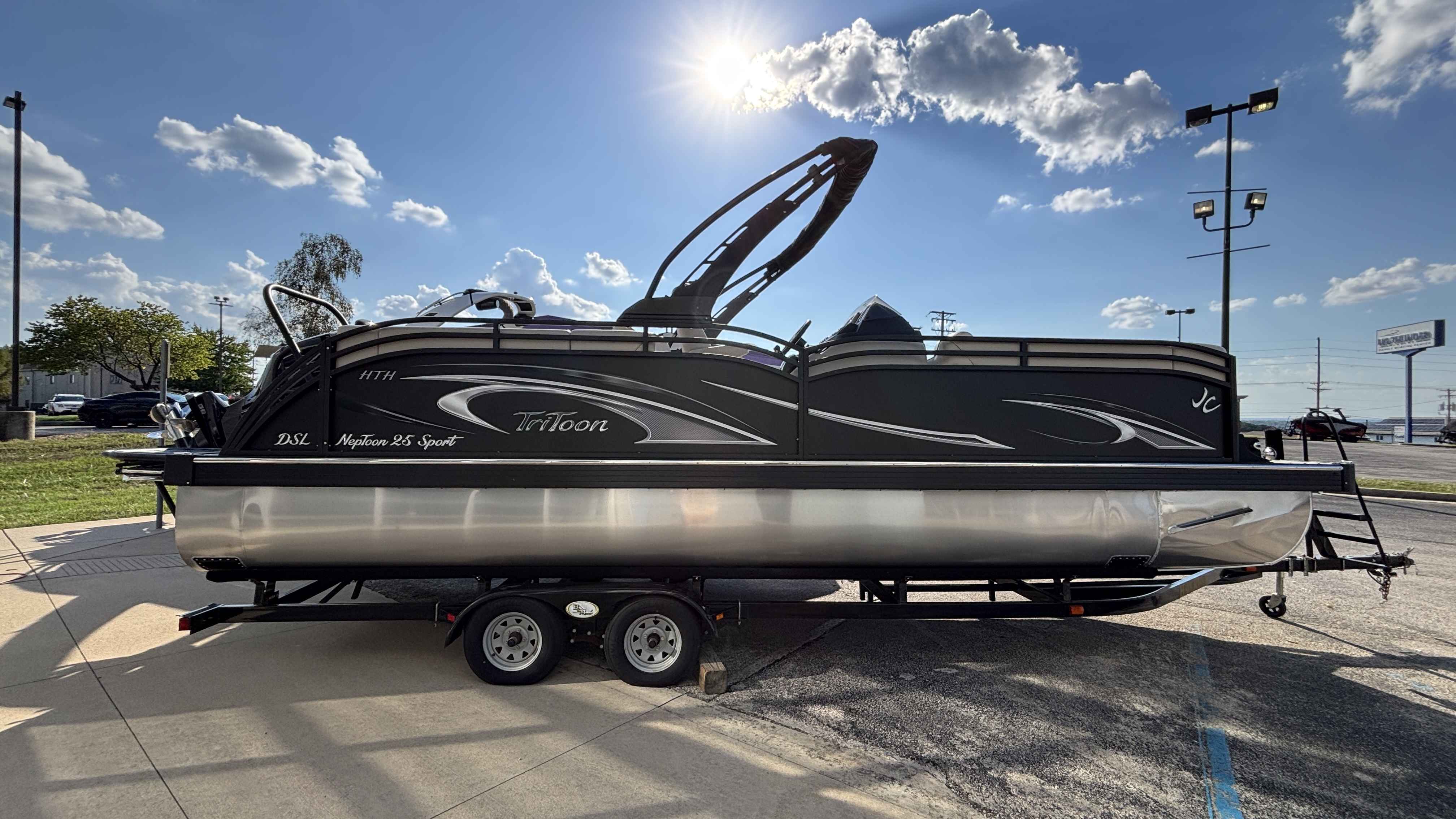 2026 JC Pontoon NepToon 25TT Sport DSL - Image 4