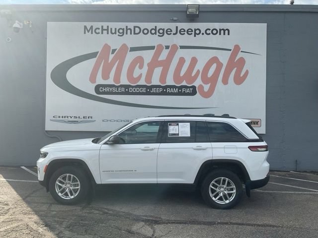 2025 Jeep Grand Cherokee Laredo X 4X4 - Image 11