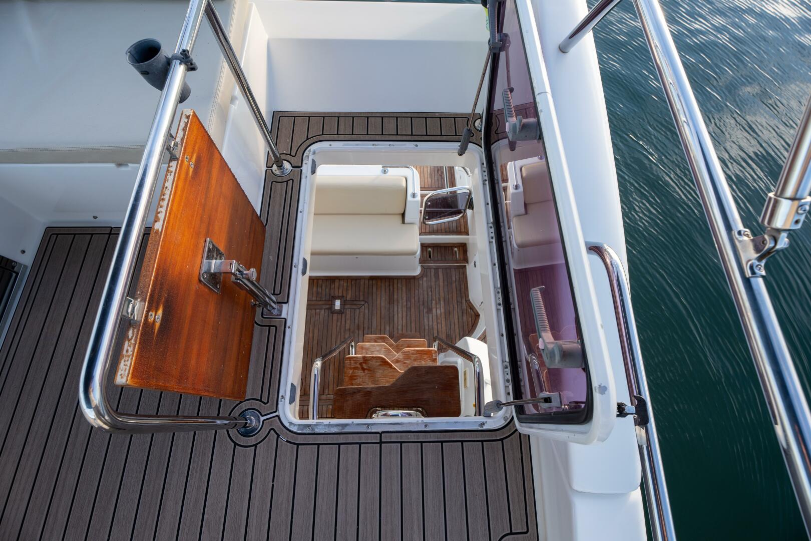 2013 Azimut 40 Flybridge - Image 68