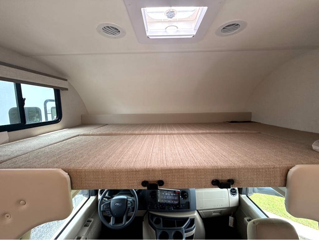 2027 THOR MOTOR COACH MAGNITUDE GA31 - Image 30