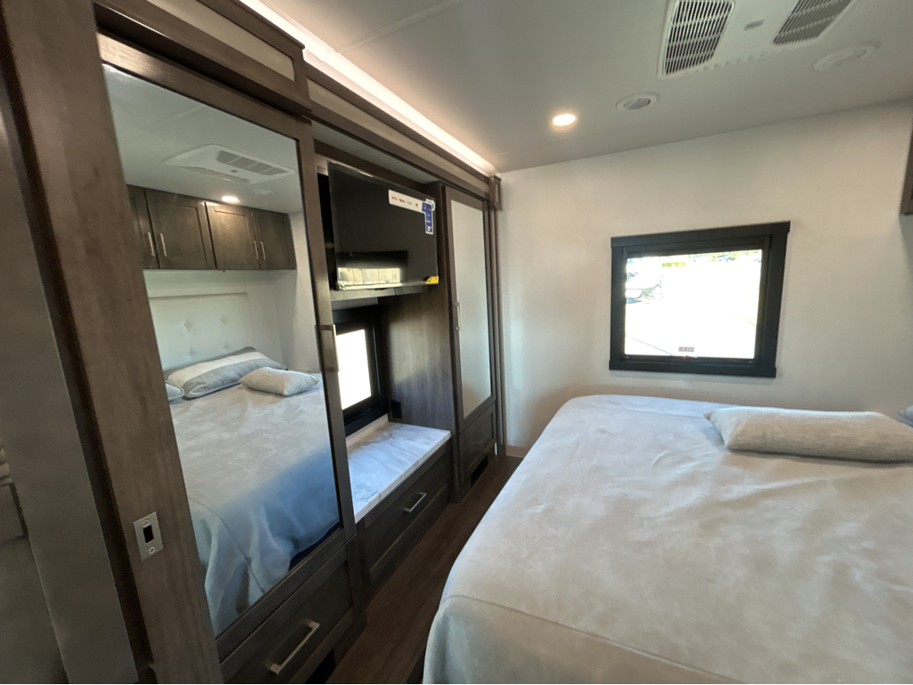 2026 JAYCO PRECEPT 34G - Image 17