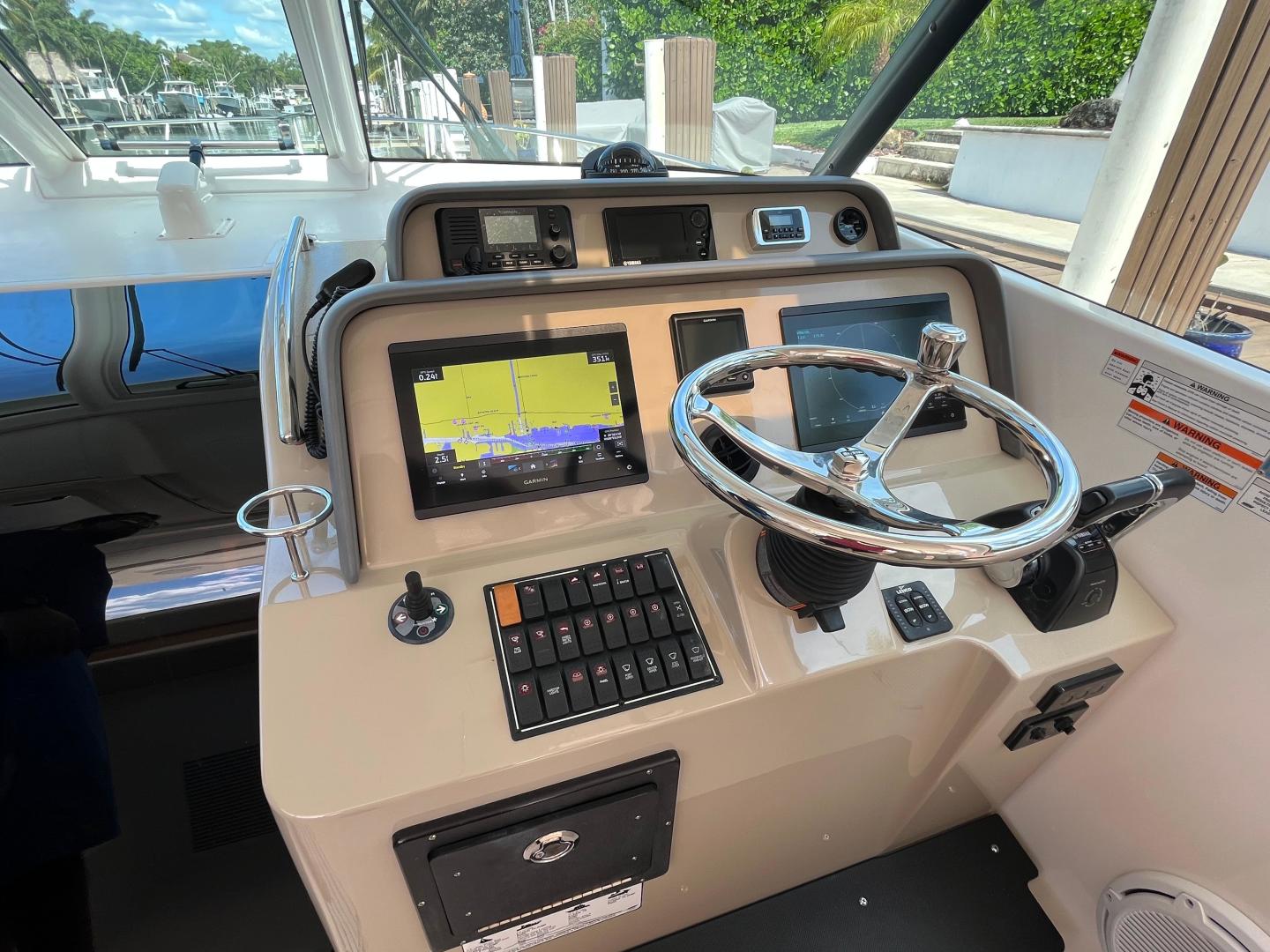 2016 Pursuit OS 385 Offshore - Image 7