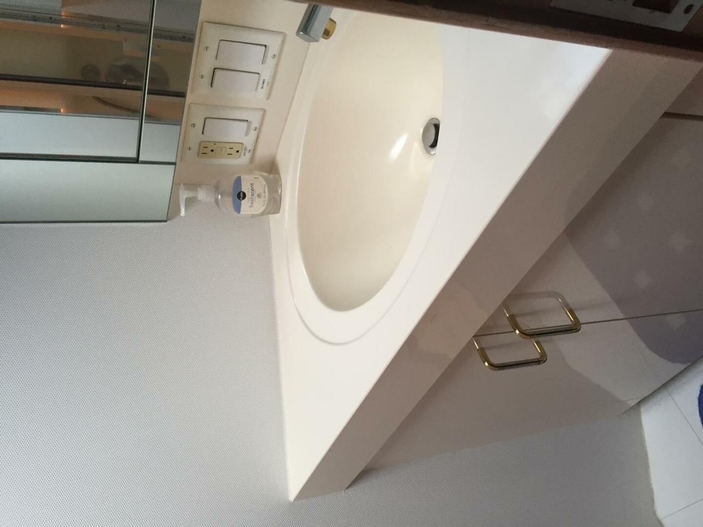1994 Hatteras 70 Cockpit Motor Yacht - Image 58