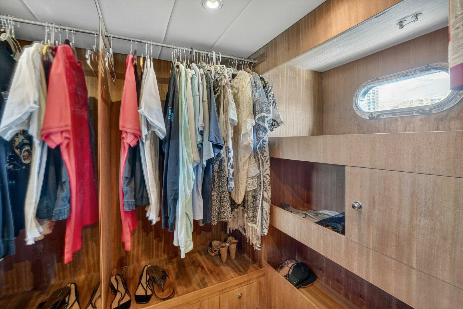 2009 Horizon - Image 24