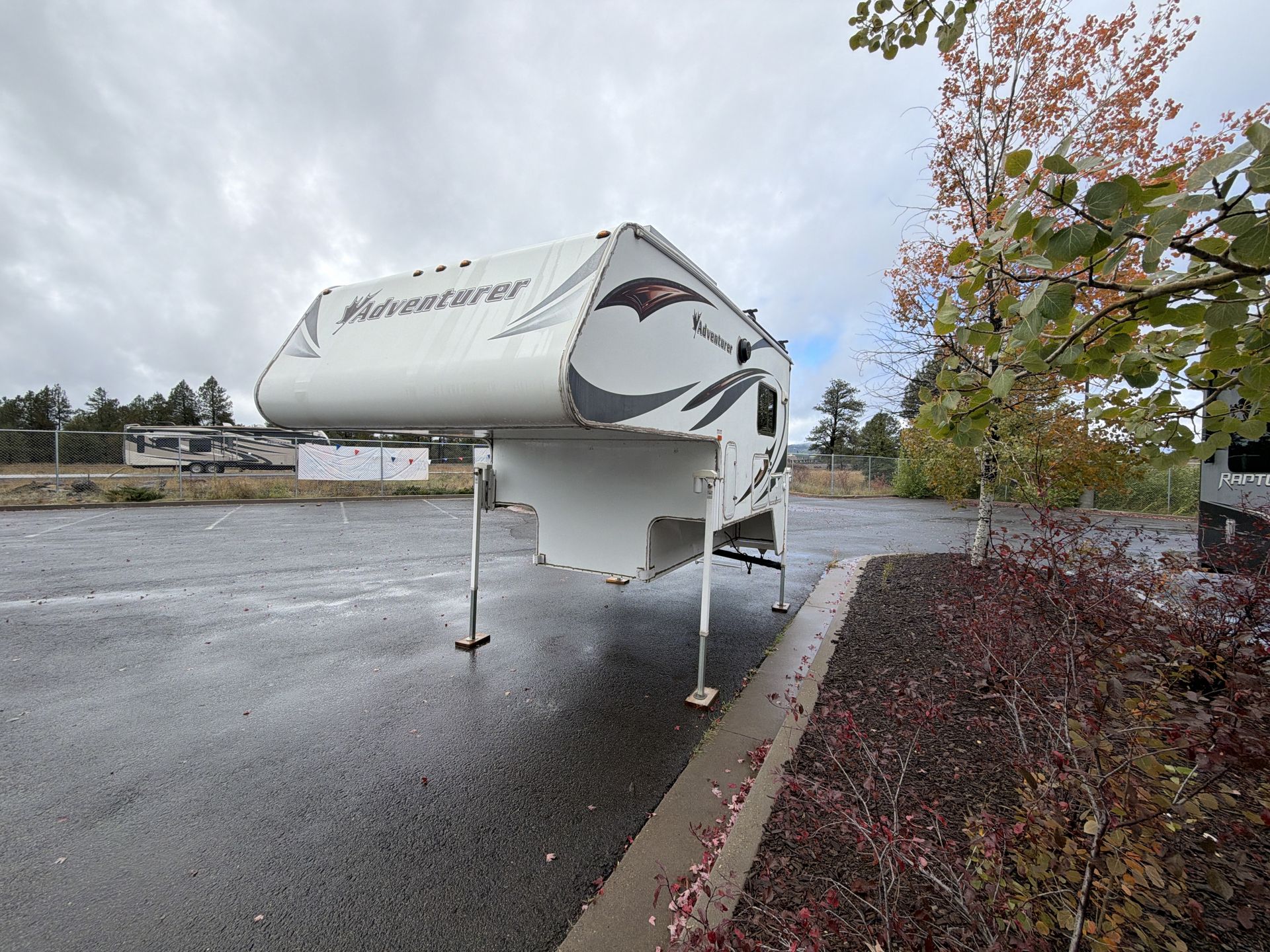 2018 Adventurer Adventurer 86FB - Image 4