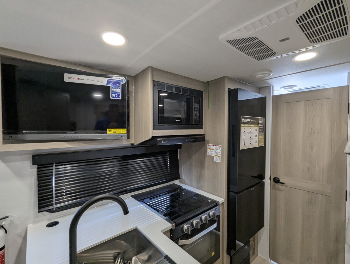 2026 Forest River Rockwood Mini Lite 2520BH - Image 14