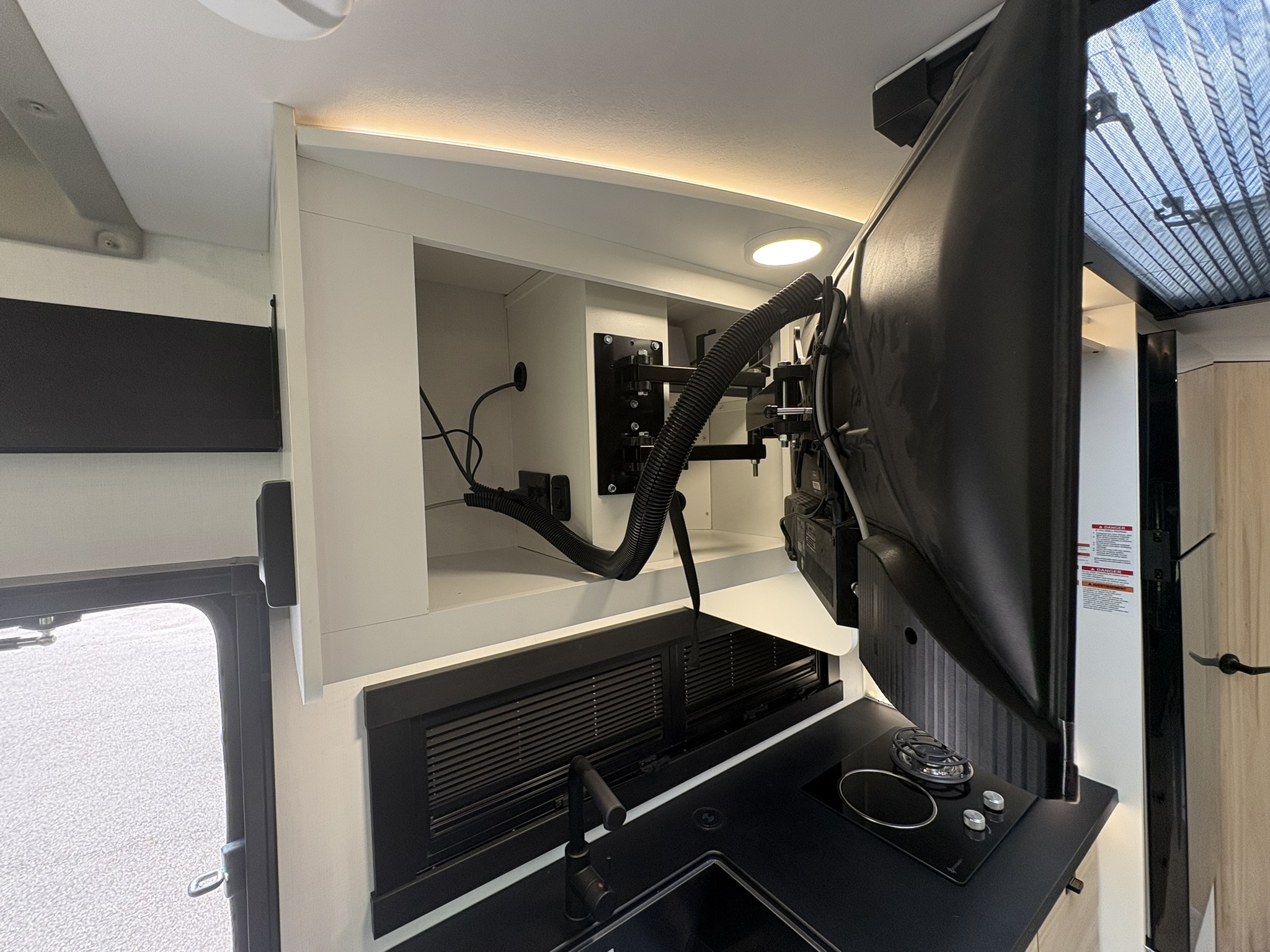 2027 JAYCO MELBOURNE PRESTIGE 25LP - Image 26