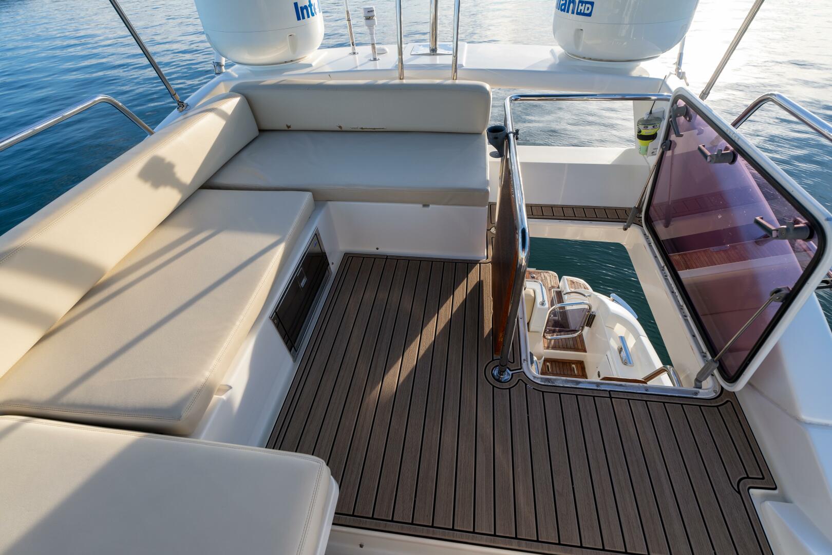 2013 Azimut 40 Flybridge - Image 51
