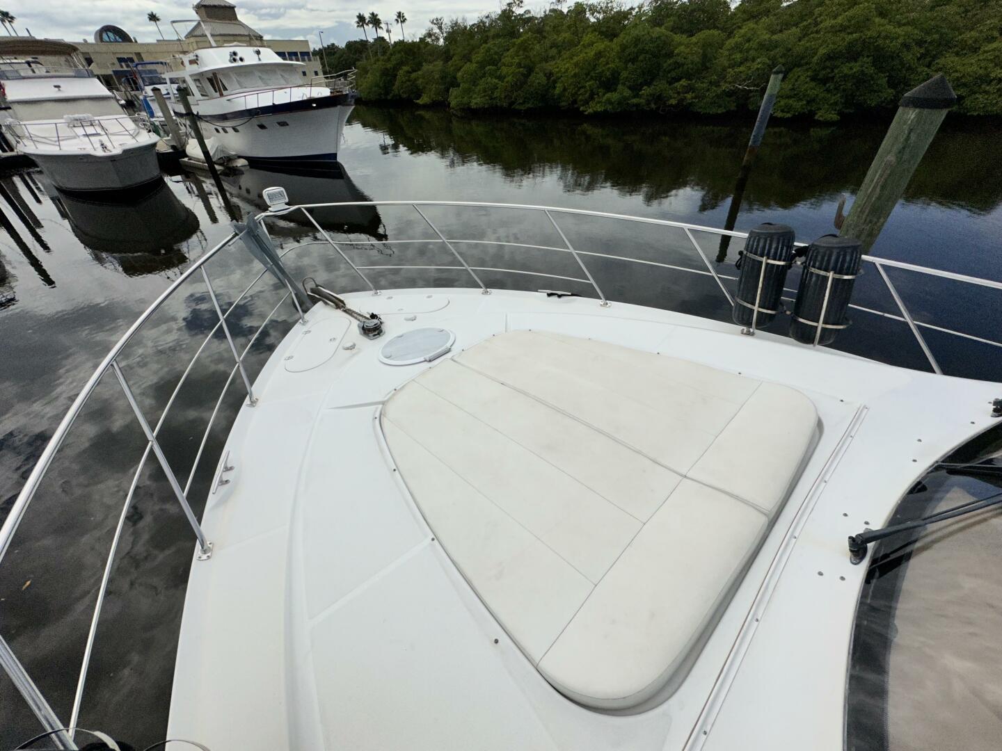 1999 Carver 450 Pilothouse - Image 10