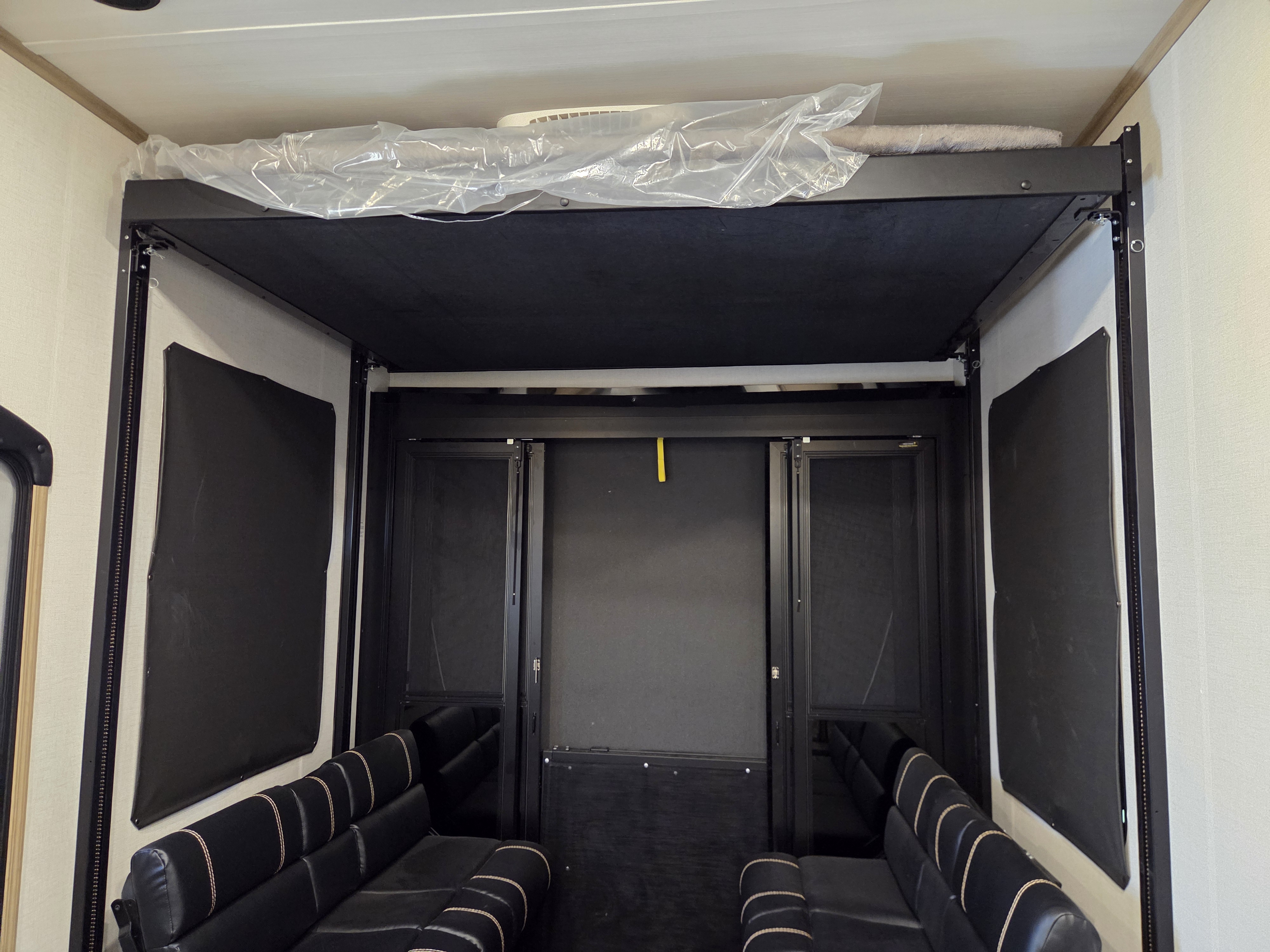 2022 Keystone Raptor 423 - Image 15