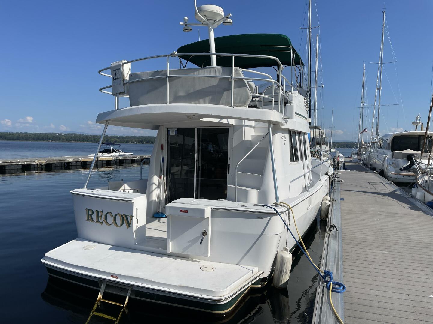 2000 Mainship 390 - Image 2