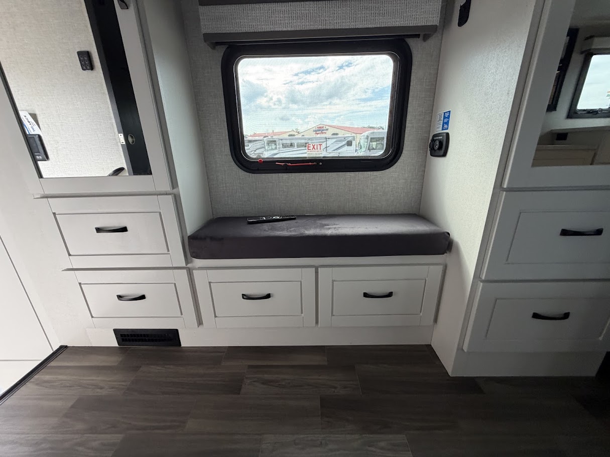 2025 JAYCO NORTH POINT 382FLRB - Image 35