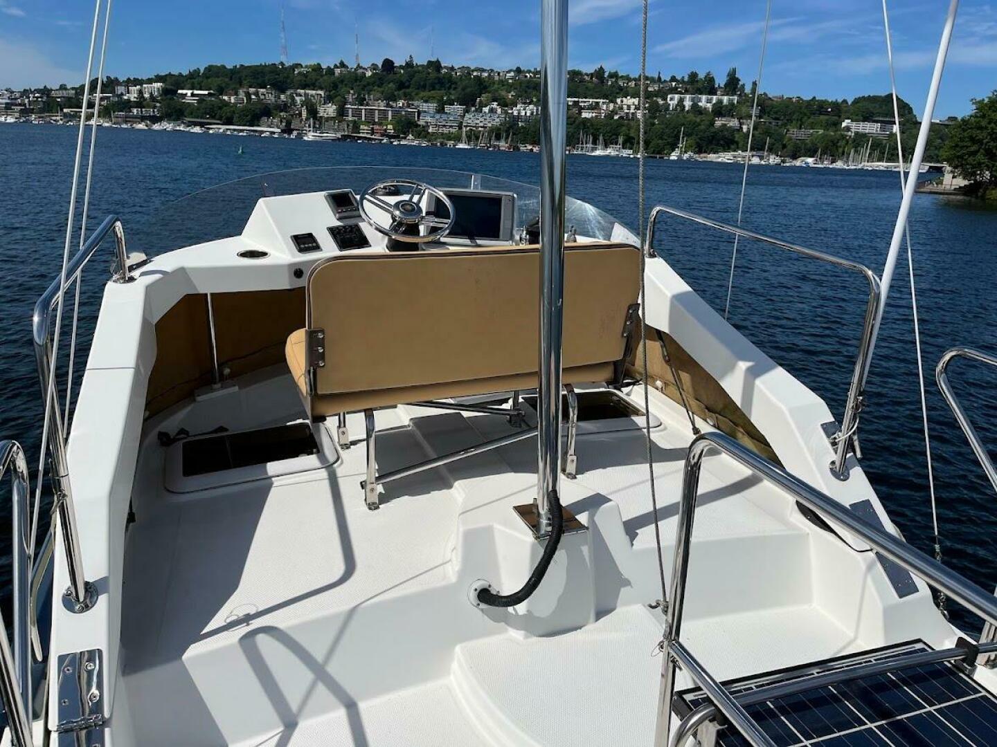 2013 Ranger Tugs R-31 CB - Image 18