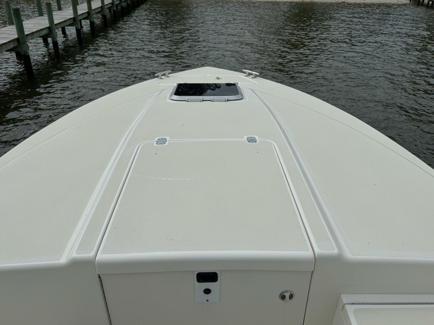 2004 Intrepid 32 CUDDY - Image 18