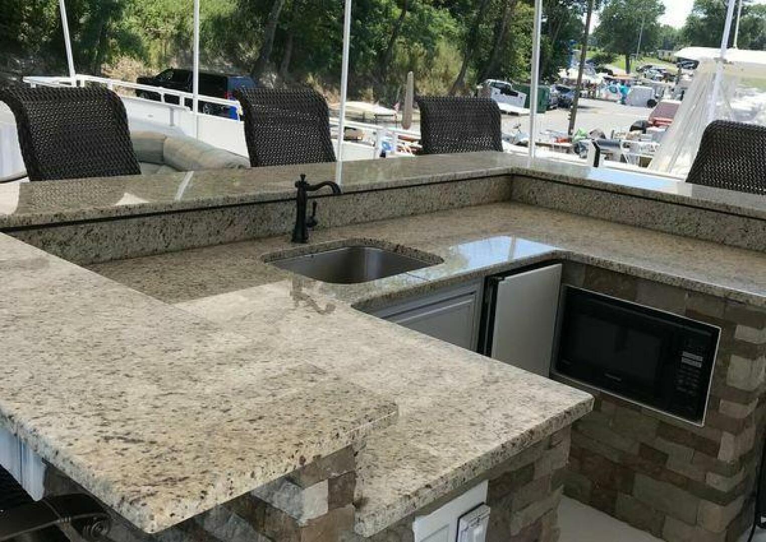 2017 Sumerset Houseboat - Image 24