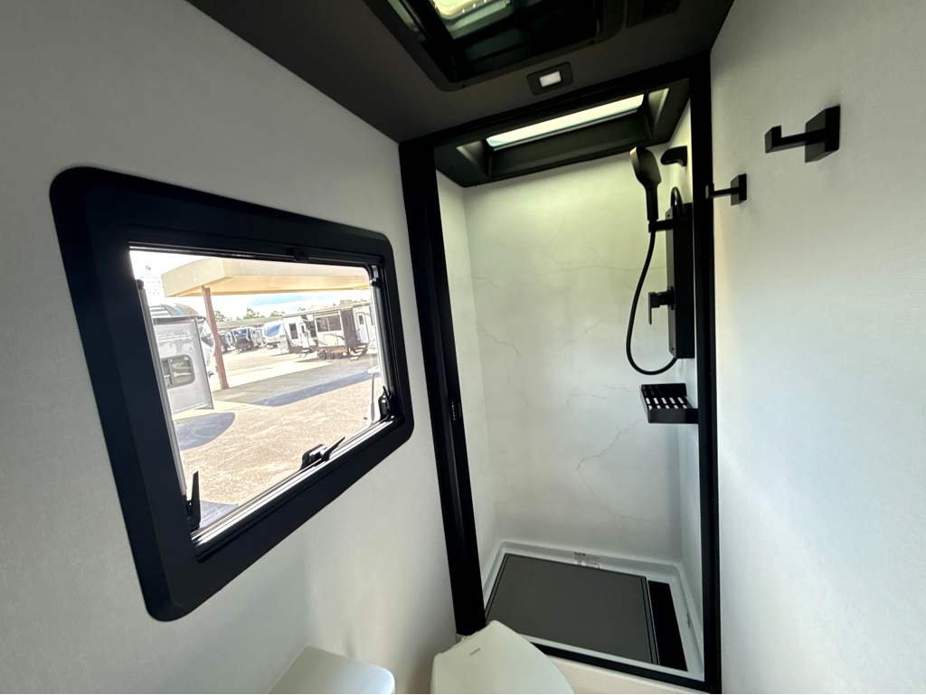 2027 Grand Design Lineage Series M 25FW - Image 27