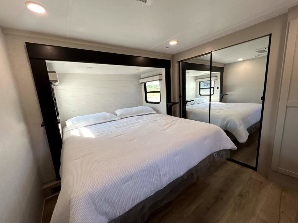 2026 JAYCO SEISMIC 395 - Image 24