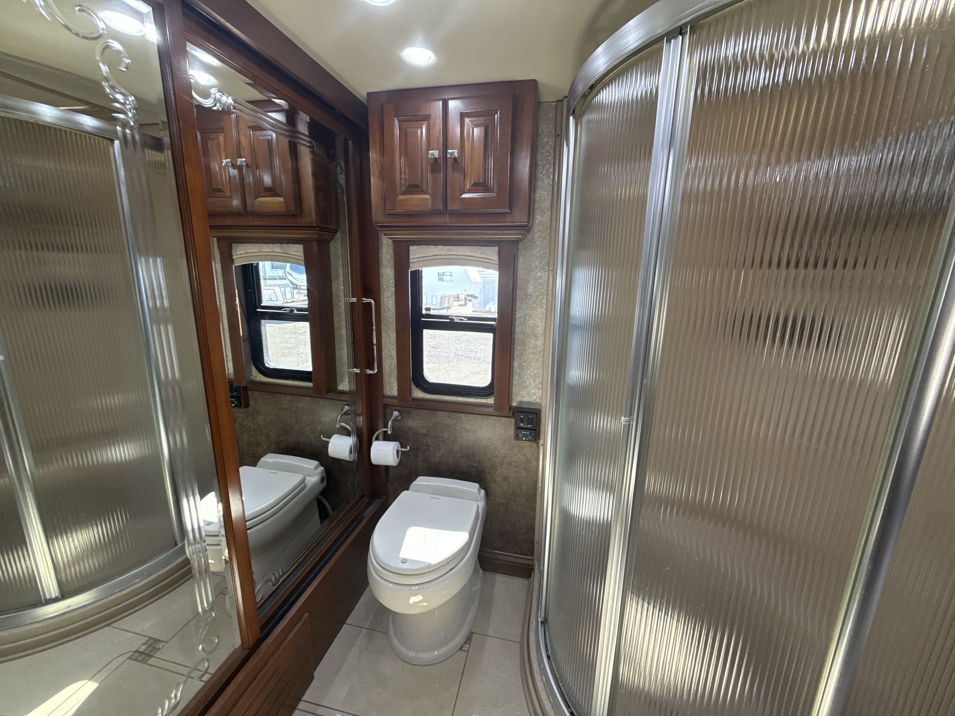 2011 Tiffin Allegro Bus 43 QGP - Image 24