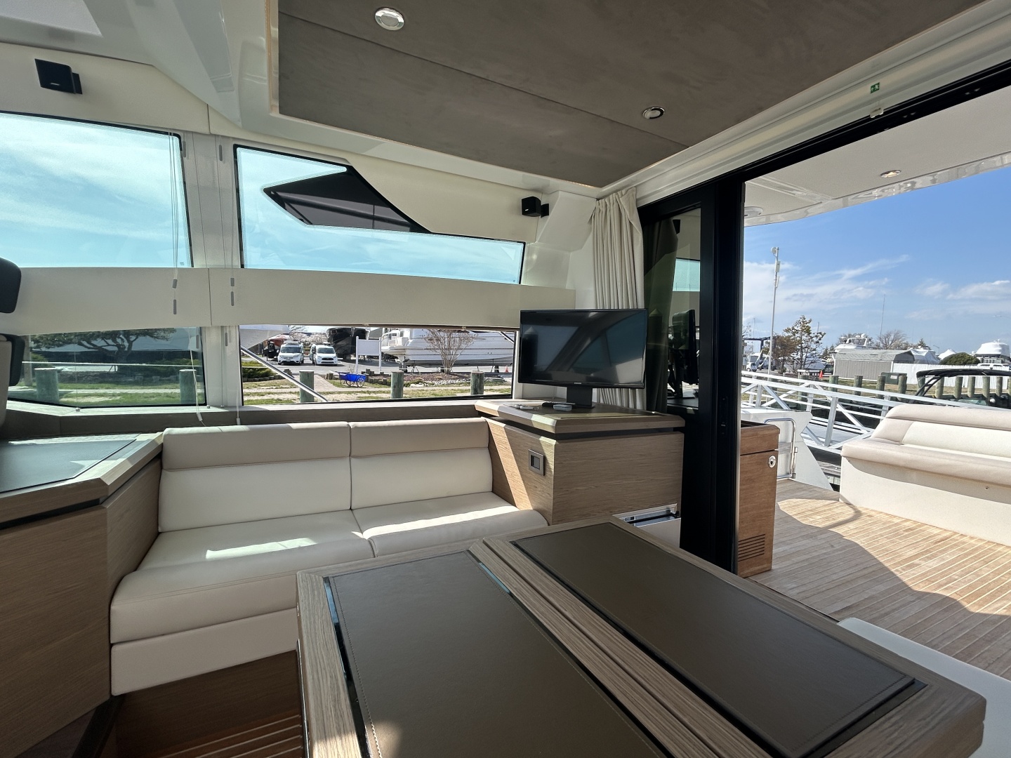 2018 Beneteau GRAN TURISMO 50 - Image 11