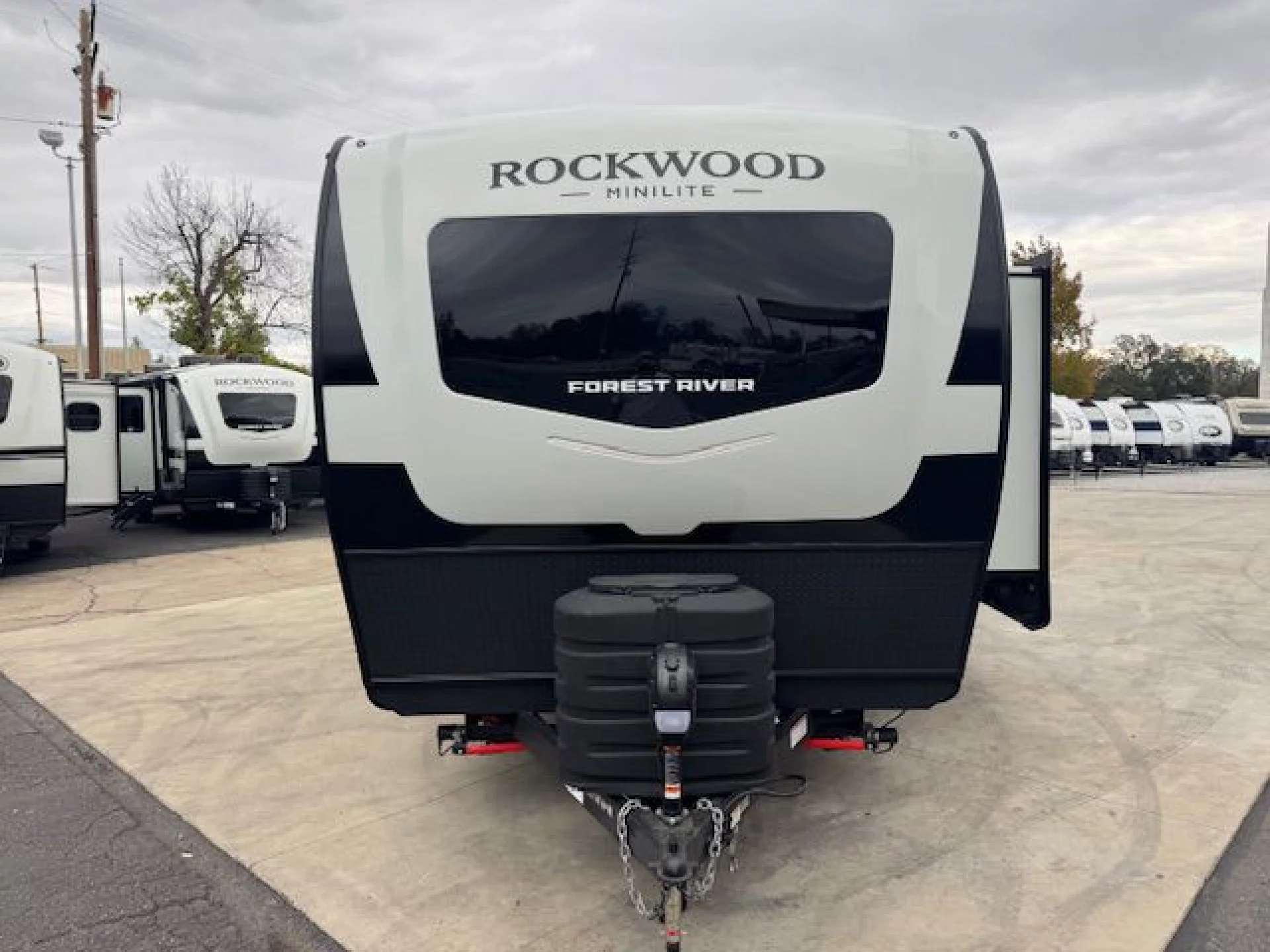 2026 FOREST RIVER ROCKWOOD MINI LITE 2509S - Image 3