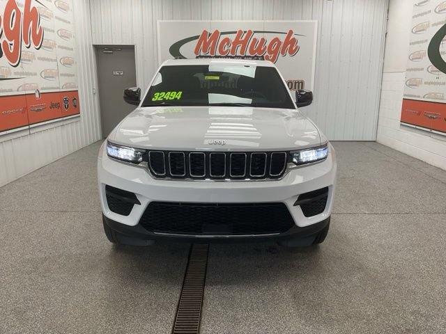 2025 Jeep Grand Cherokee Laredo X 4X4 - Image 2