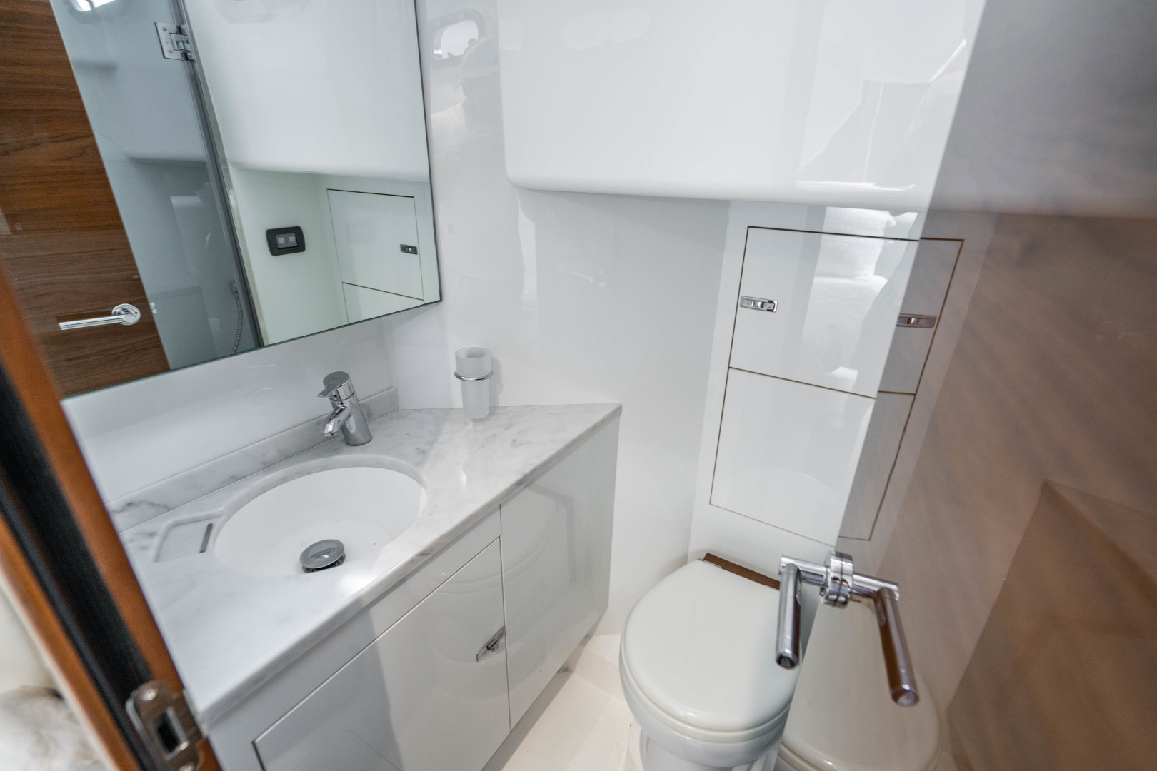2018 Princess F62 - Image 100