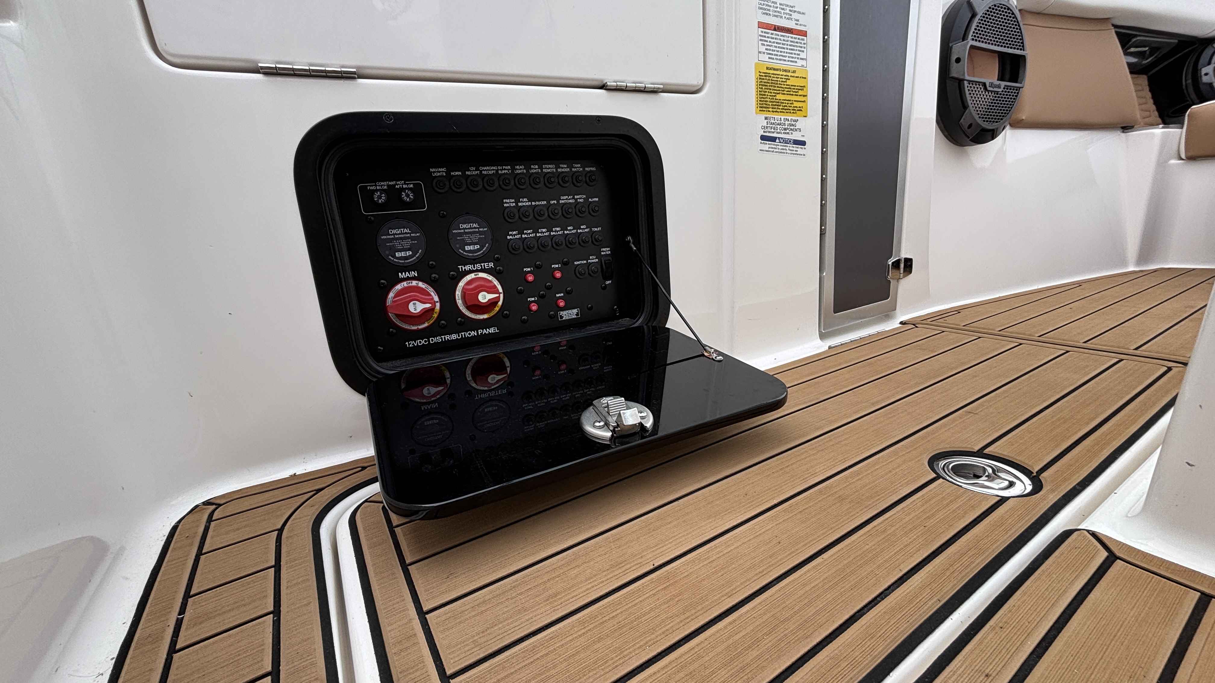 2022 MasterCraft X26 - Image 23