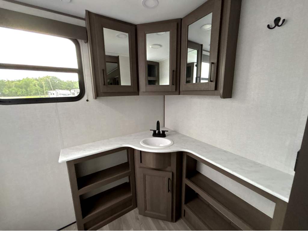 2026 GRAND DESIGN TRANSCEND 26RBX - Image 18