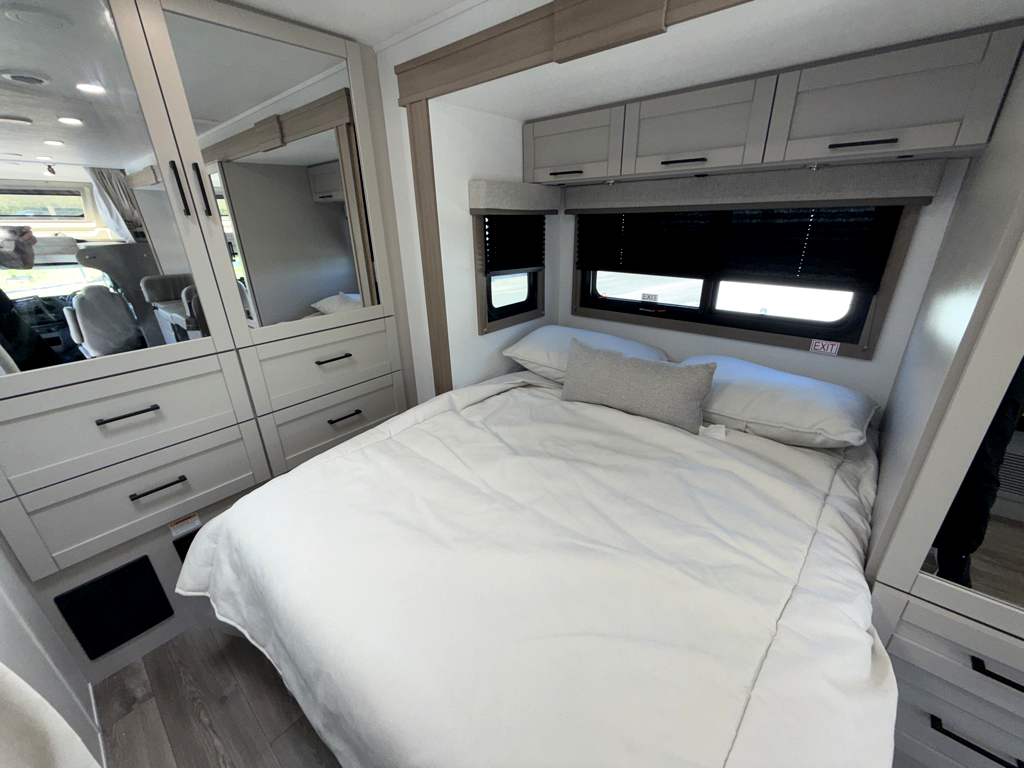 2027 ENTEGRA COACH ODYSSEY 24B - Image 28