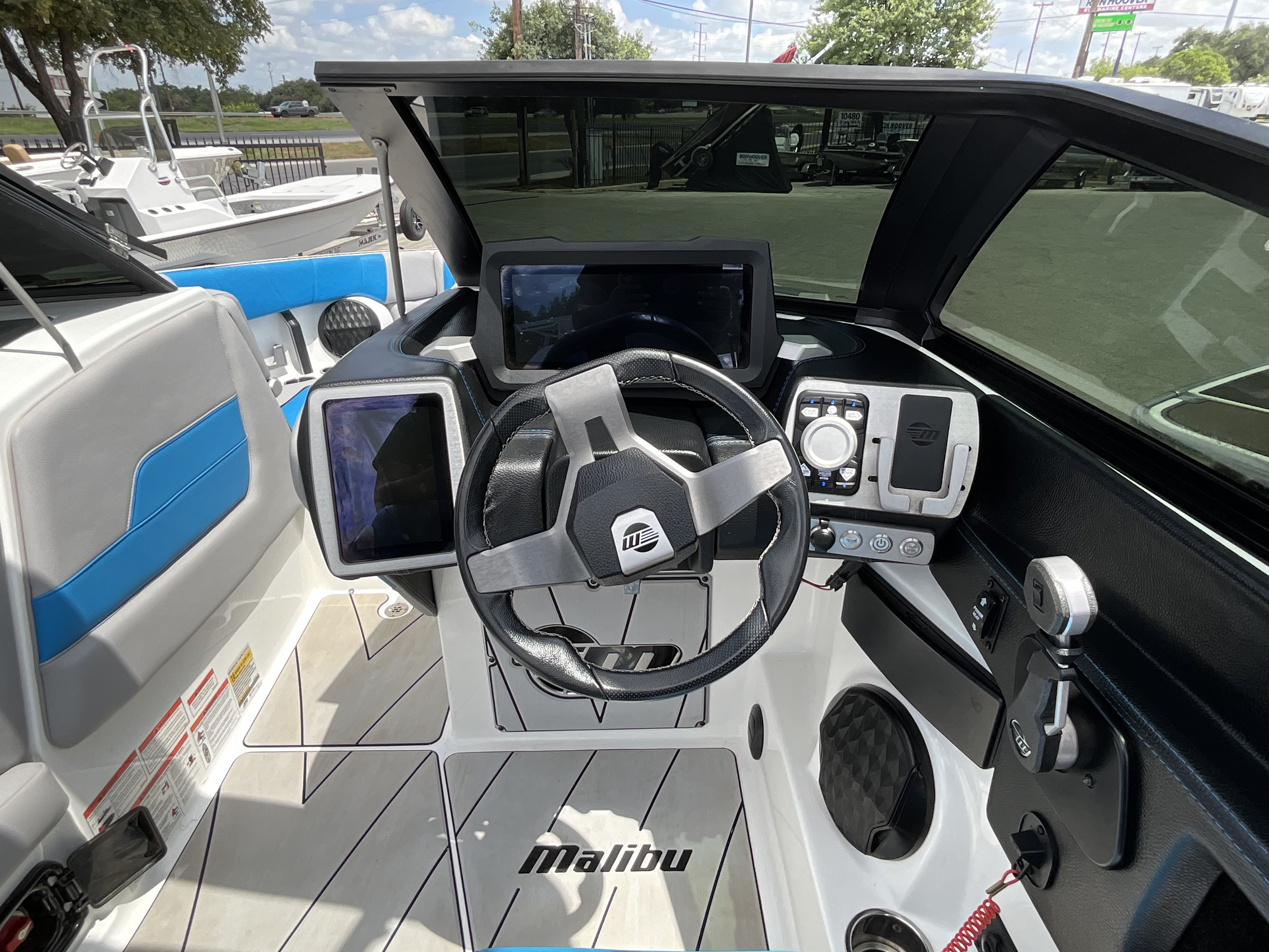 2022 MALIBU 23LSV - Image 26