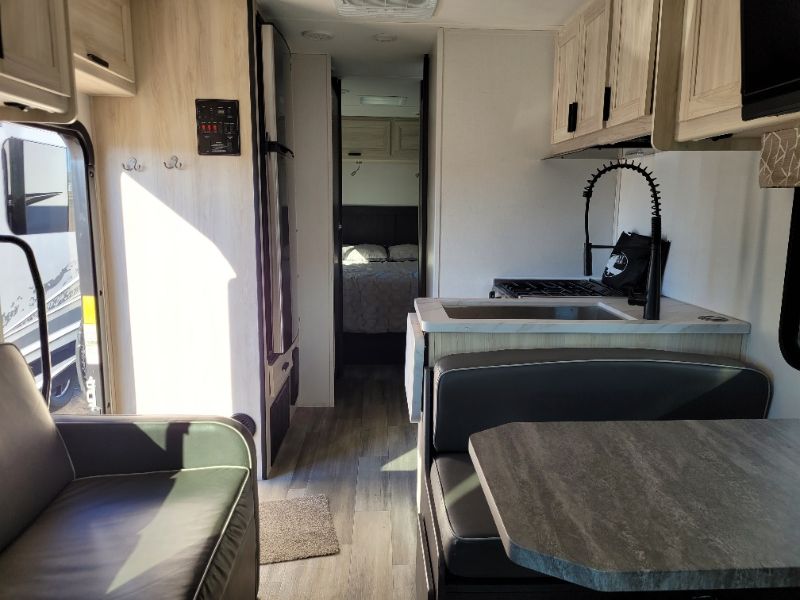 2024 Forest River Sunseeker LE 2950LE - Image 5