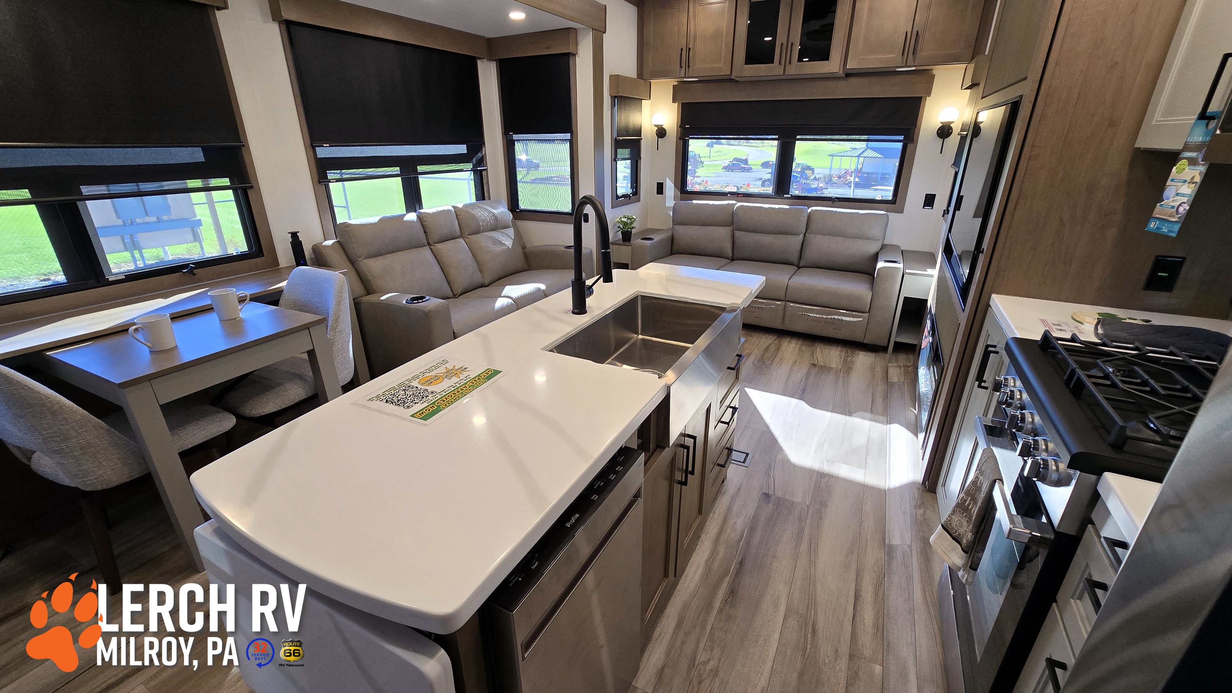 2027 KZ RV Durango Gold G366FBQ - Image 17