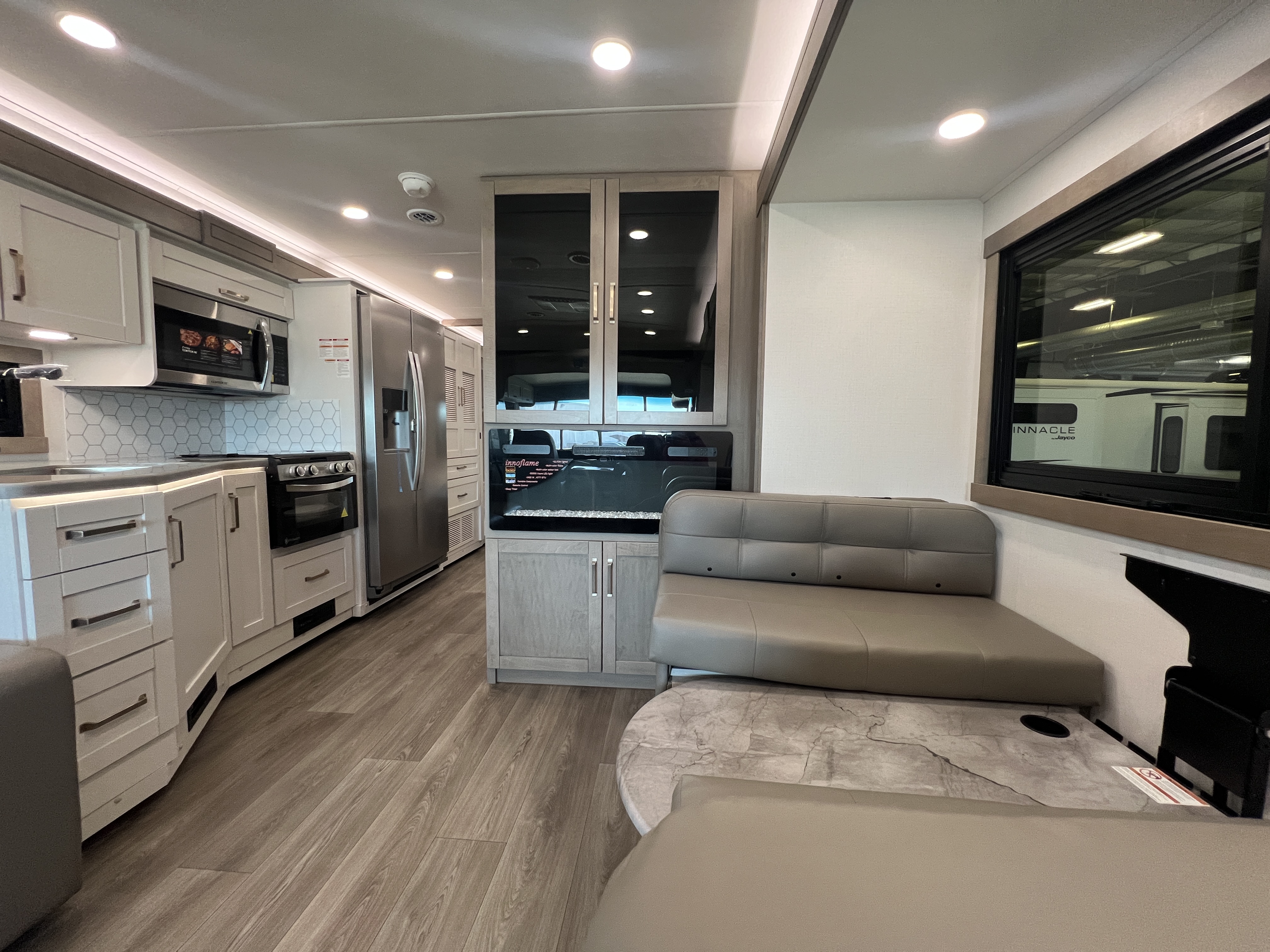 2027 Entegra Coach Vision XL 34G - Image 10