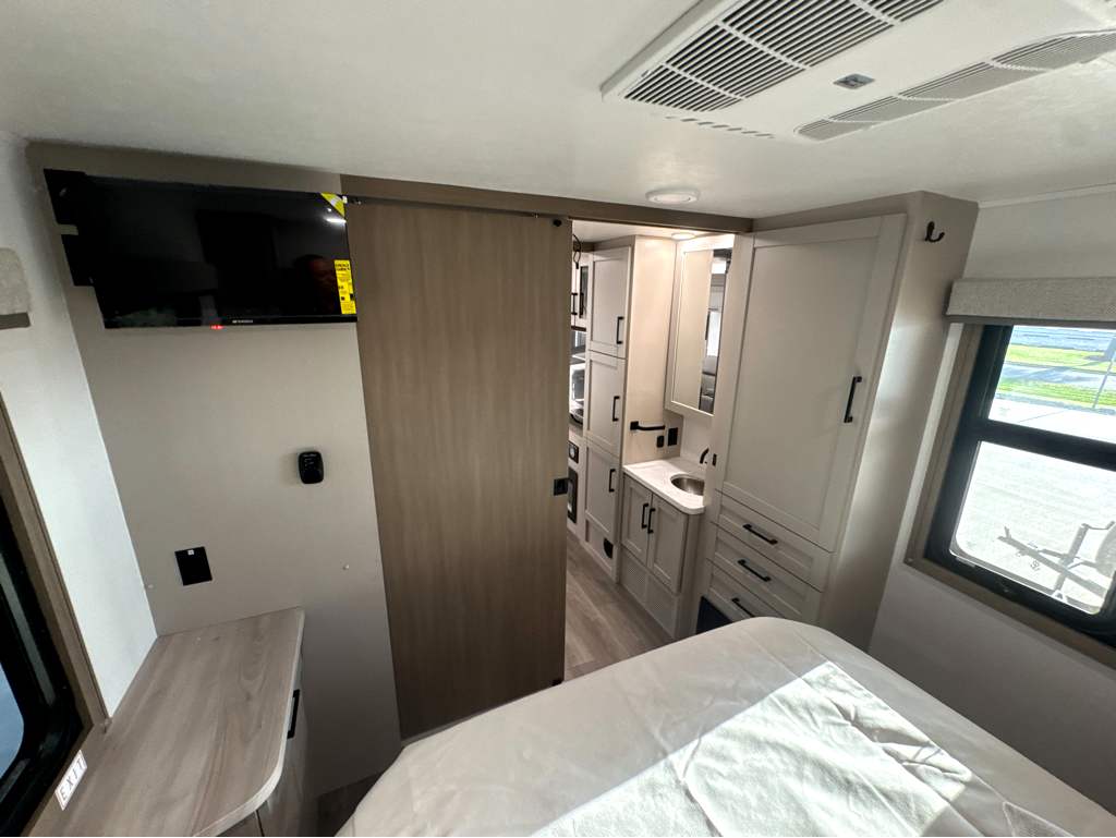 2027 ENTEGRA COACH ODYSSEY 30Z - Image 17