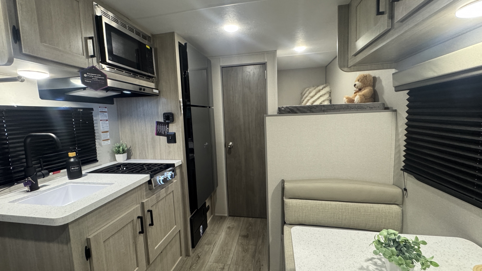 2026 Coachmen Catalina Summit Series 7 164BHX - Image 12