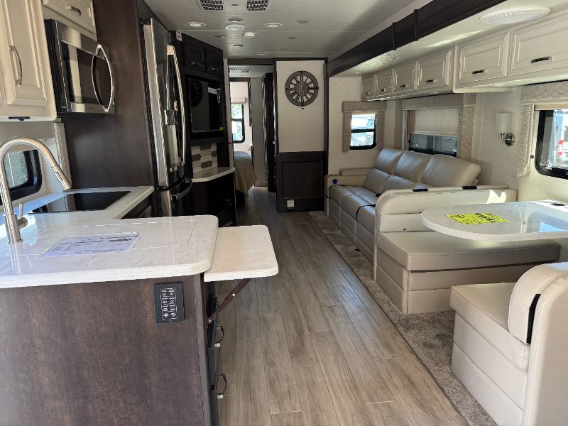 2025 Entegra Coach Accolade XL 37K - Image 7