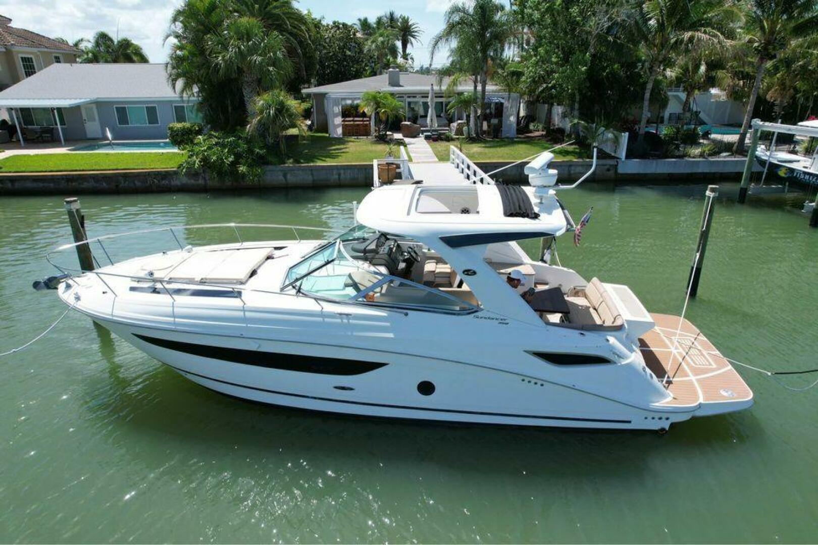 2016 Sea Ray 350 Sundancer - Image 5