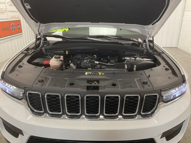 2025 Jeep Grand Cherokee Laredo X 4X4 - Image 13