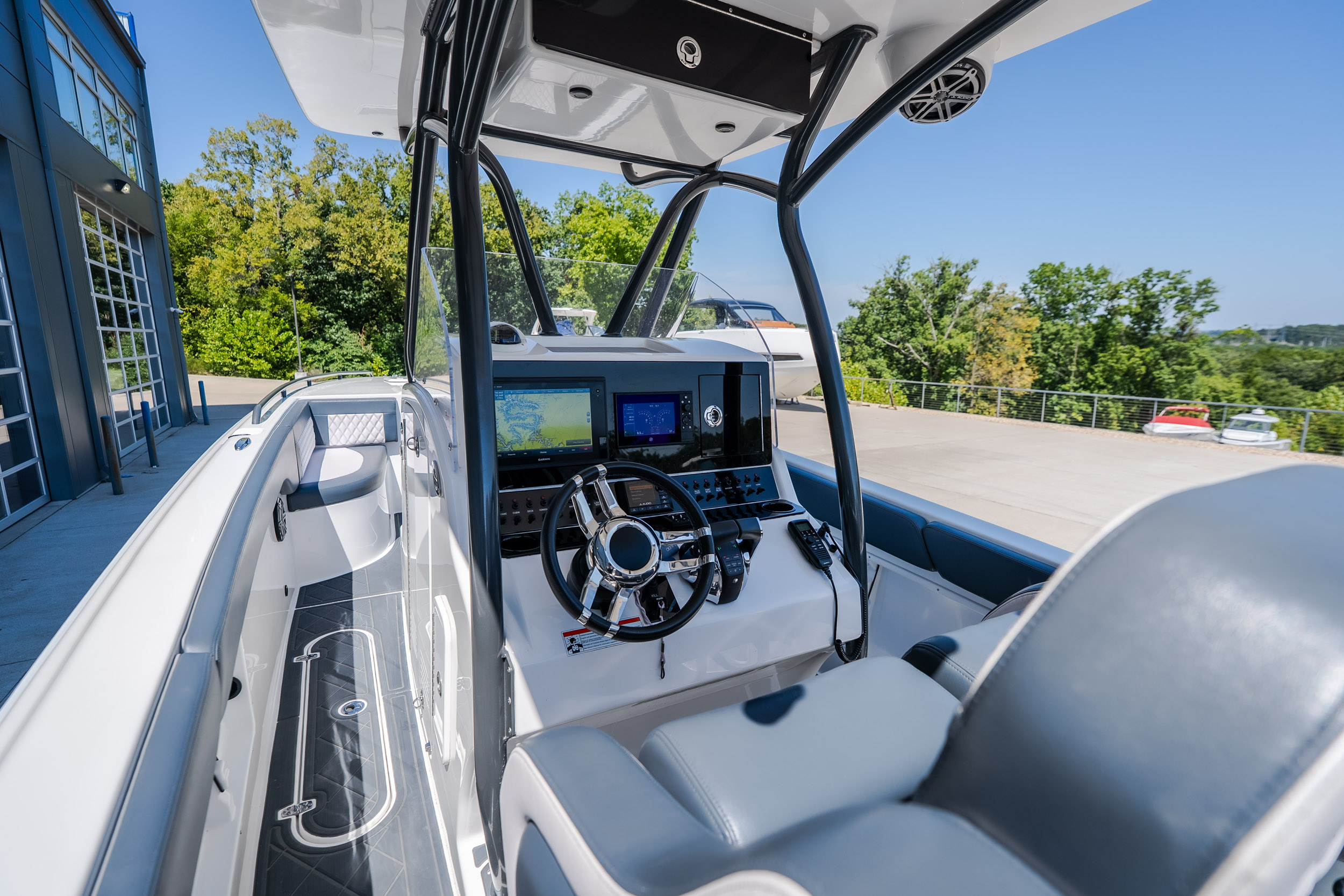 2019 Concept 36 CC - Image 27
