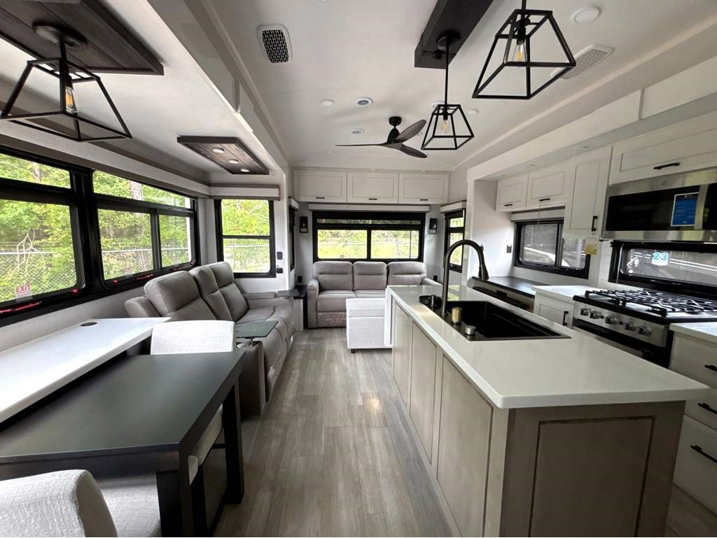 2026 JAYCO PINNACLE 32RLTS - Image 7